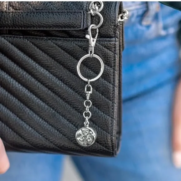 NIB Telus Invisaware Safety Keychain - Picture 11 of 12